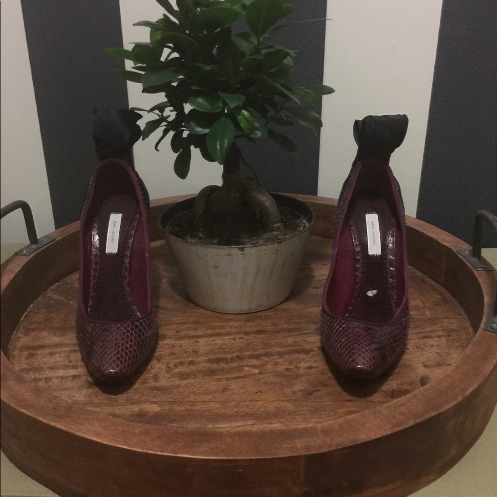 Marc Jacob pumps.
